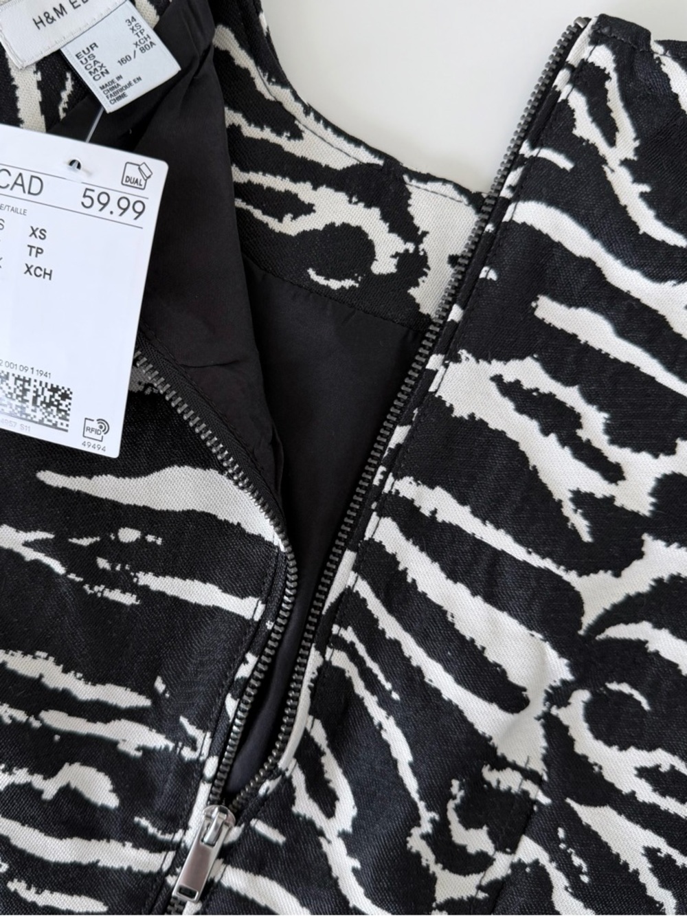 H&M Edition Zebra Print Jacquard Mini Dress Structured Size XS Black White - Picture 8 of 11